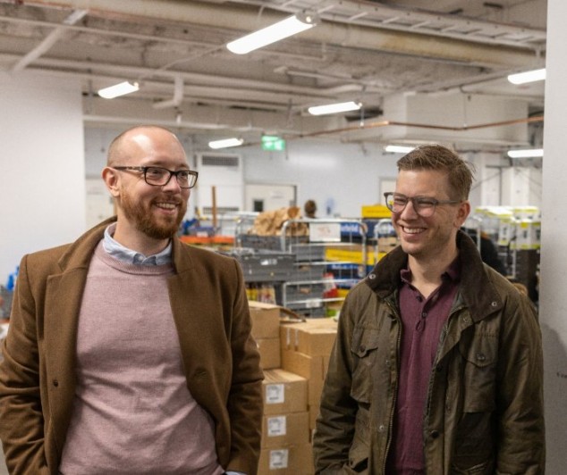 Konkurrensverkets medarbetare på besök i en lagerlokal